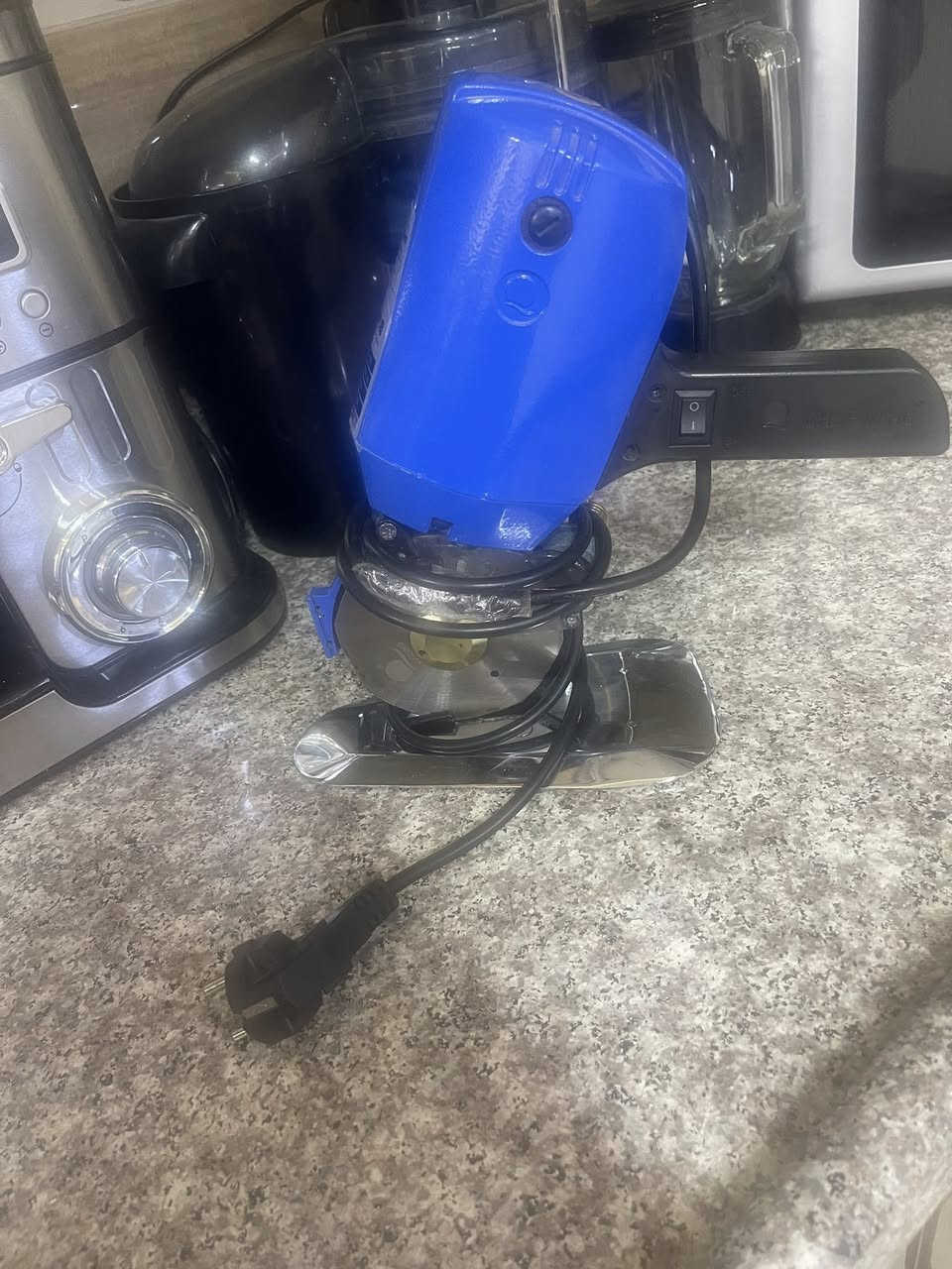 كاروك اخو جديد مقص كهربائي للبيع


**إذا كنت صاحب هذا الإعلان وتريد حذفه لأي سبب، رجاءا أرسل رسالة إلى الدعم الفني**