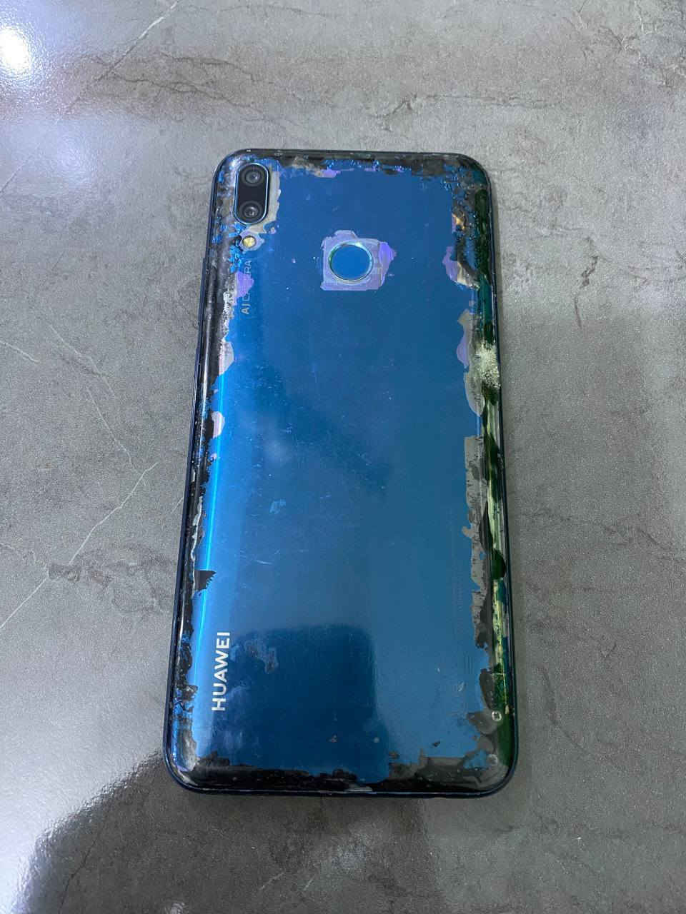 سلام عليكم جهاز للبيع
واي 9 العادي 
فقط الضهر مكسور
السعر 50


**إذا كنت صاحب هذا الإعلان وتريد حذفه لأي سبب، رجاءا أرسل رسالة إلى الدعم الفني**