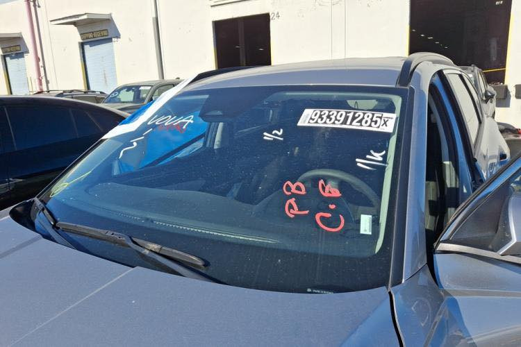 🚗 للبيع: توسان موديل 2024

- النوع: هيونداي توسان  
- الموديل: 2024  
- المواصفات: ايرباك + تبريد (بردة)  
- الحالة: ( جيد)  
- اللون: (سلفر)  
- الممشى: (60 الف)  
- المواصفات الإضافية: (شاشة، كاميرا، حساسات، فتحة سقف… إذا موجود)

💰 السعر: (13500) واصل حرة السيارة حاليا في الحرة

📍 الموقع: (السيارة في الحرة الاردن

📞 للتواصل: مكتب القمة
رقم الهاتف: (*********** محمد )
او ***********
او تواصل مكتب مزاد القمه 
🔹 السيارة بحالة ممتازة وجاهزة للفحص
🔹 واصل للعراق حرة 17000
او شهداء 150$
