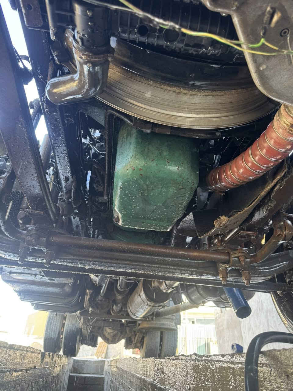 سلام عليكم 
فالفو للبيع مكينه كير شاصي أصوليات كفاله
مكان بصره رقم أربيل راعيه موجود سنويه صاقطه 
مكينه لاتبخير لاتنقيص كير عادي اكسن نص جي أف تيارات نص جديد بأتريات جديد بلسنويه شاصي أبيع مستعجل سعر ١٠٠$ وبي مجال ***********
