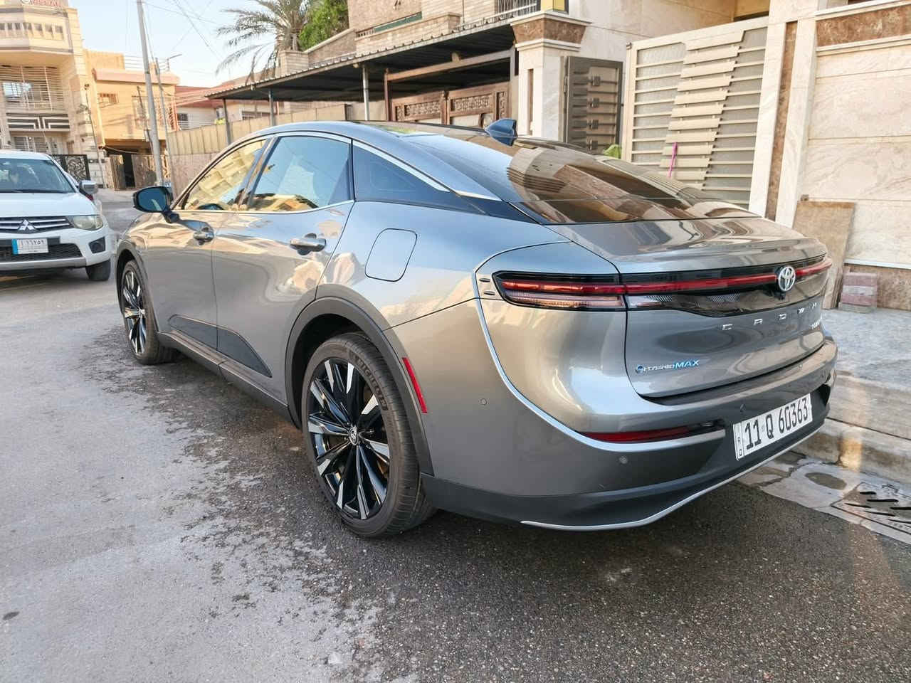 تويوتا كراون هايبرد 2025 بلاتينيوم
هايبرد ماكس اعلى فئه مكينه 2400 توربو
سياره حادثهه امامي بدون صبغ بدون بارد فقط الدعامية
وراجعة نفسهة 
ايرباك ستيرن وبرده راجع سستم اصلي 
ماشيه حاليا 10 الف
جاهزه ومابيه اي نقص 

السعر ب34.000$

المواصفات

5 أنضمة قيادة 

     • محرك هايبرد اقتصادي

 • كير أوتوماتيك

 • دفع رباعي AWD

 • شاشة عدادات رقمية 12.3 إنج

 • شاشة وسائط متعددة 12.3 إنج

 • نظام صوتي فاخر jpl

 • بصمة تشغيل + دخول ذكي

 • شاحن موبايل لاسلكي

 • نظام Auto Brake فرملة طوارئ أوتوماتيكية

 • نظام Auto Park صف السيارة تلقائياً

 • رادارات أمامية وخلفية وجانبية بكل السيارة

 • كاميرات 360 درجة رؤية محيطية

 • رادار مسار يحافظ على المسار

 • مثبت سرعة راداري

 • نظام النقطة العمياء بالمرايا

 • تنبيه الاصطدام الأمامي

 • حساسات اماميه خلفيه 

 • رنكات ألمنيوم رياضية

 • مصابيح LED

 • سقف زجاج

 • مقاعد جلد فاخرة

 • تبريد وتدفئة للمقاعد

 • تحكم كهربائي بالمقاعد مع الذاكرة

 • كاميرا مراقبة السائق (Driver Monitoring) 

 • التايرات الخلفية تلتف ويا الأمامية 

(Rear Wheel Steering)
للستفسار *********** 
بغداد شارع فلسطين
