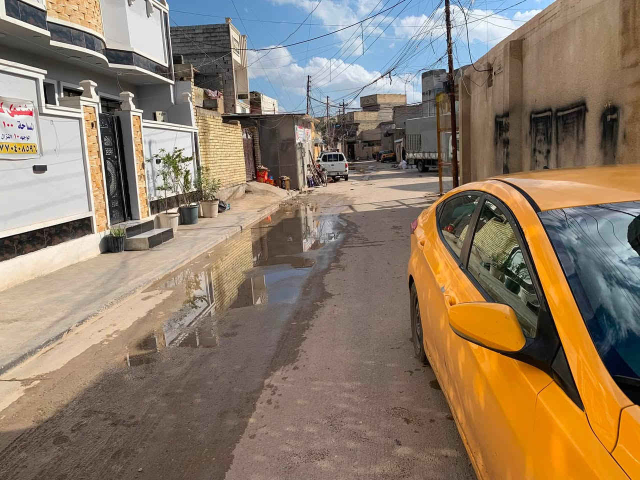 بيت للبيع مساحته 100م
10*10 طابقين يحتوي على 3 غرف نوم واستقبال ومطبخ وخدمات شارع تبليط مكانه حي السلام قرب مستوصف حي البساتين نوع العقار سند اصفر بيع مستعجل للاستفسار  الاتصال على ***********

