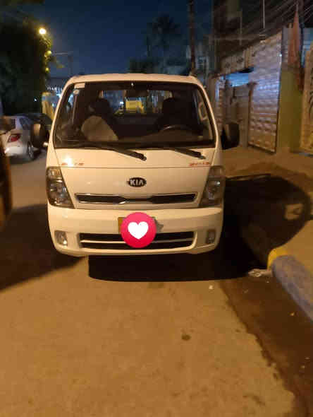 السلام عليكم ورحمة الله وبركاته كيا حمل للبيع موديل 2016
رقم واسط إنكليزي السياره خير من الله بسمي تحويل ثاني يوم السياره سونار موجود بلمنشور كما موضح بلصوره وبعد احله السعر 118 وبيهه مجال حق الجيه العنوان بغداد مدينه الصدر الأورفلي الرقم *********** علاوي الحجي الحجي
