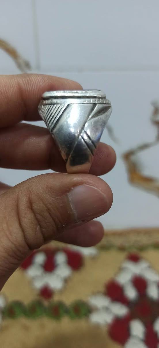 اللهم صل على محمد وآل محمد 

ياالله سلام عليكم خوان تحفة من الياقوت صياغة ثقيله جدا 

قياس الخاتم 26 تفاصيل اكثر خاص يوجد توصيل بيع فقط


**إذا كنت صاحب هذا الإعلان وتريد حذفه لأي سبب، رجاءا أرسل رسالة إلى الدعم الفني**