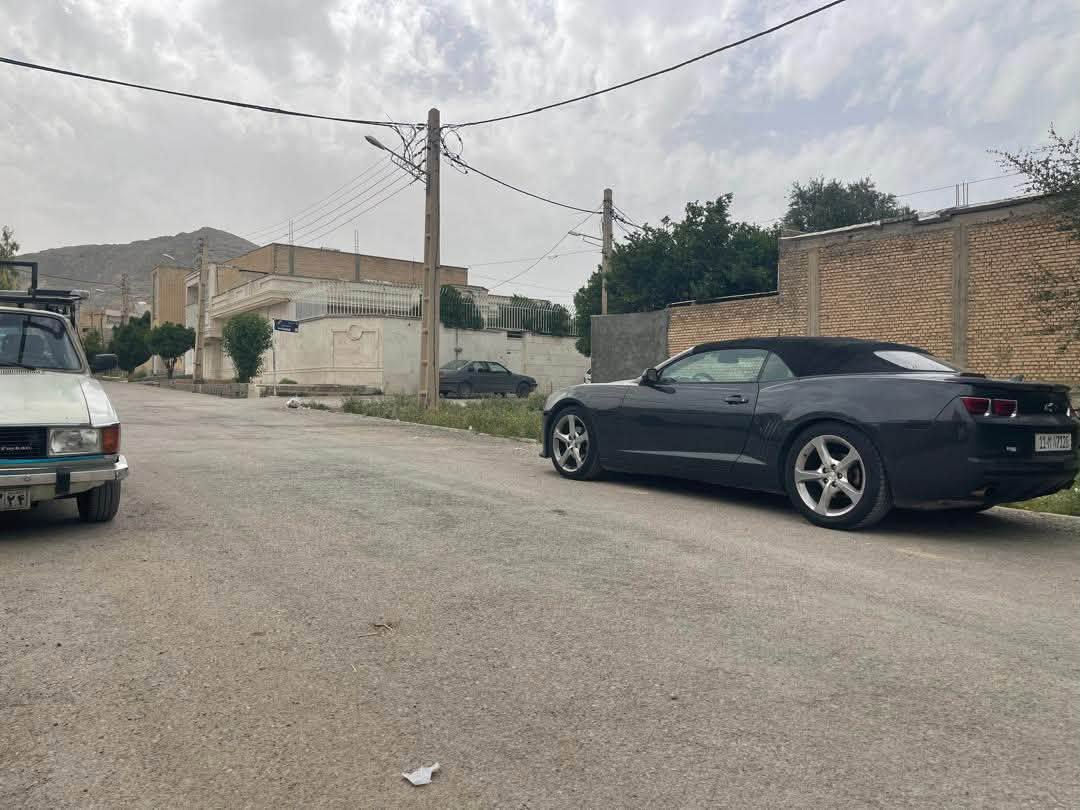 للبيع كمارو 2013 رقم بغداد انكليزي بأسمي
حادثها باب السائق صبغ والجاملغ الخلفي صبغ تبريد ثلج تخم تاير حدادية جديدة الكهربائيات كلها شغالة السيارة كشف شغال 
دواخل جلد اسود نظيف عنواني مجمع بسماية السكن السعر 75$ وبيه مجال بسيط
***********
