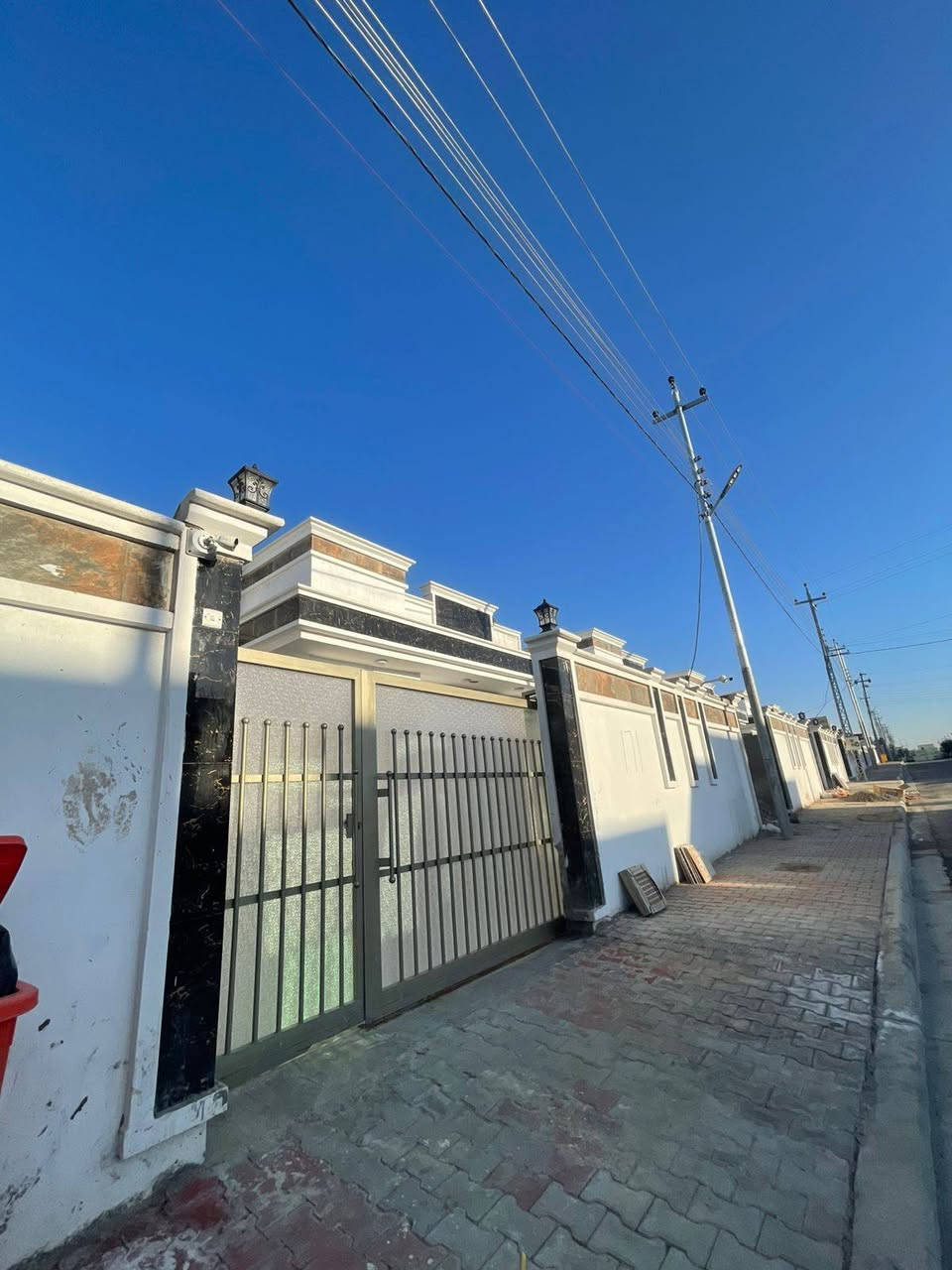 بسم الله للبيع بيت مجمع اليرموك بمقدمة ٣٠ مليون📍٦كيلو خلف قيادة الشرطة ٢٠٠ متر
غرفتين
صحيات
استقبال
مناور
مطبخ واسع
كراج وحديقة
للتفاوض ع طريق المصرف بقسط 662 الالف
للإستفسار
مكتب كريم العبيدي للعقار
***********
