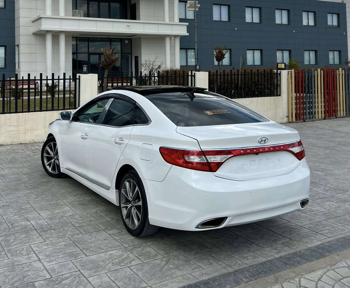 بسم الله الرحمن الرحيم(***********)
Hyundai Azera 2012 بڕاوەی دوبەی
ئەزێڕای ٢٠١٢ استراد کۆریا فول فول مواسفات VIP
پانۆڕاما بەمسە شاشە کامیرا کوشن جڵد و کارەباییی
هەر چوار کوشن هیتەر کوشنی سەیاق سارد و هیتەر
ئۆتۆ ستارت ستۆپ سوکان هیتەر ئاوێنە دژە فول
سیستەمی سەوتی ئیم پی فایەر ئیکۆ تەبرید مەرکەزی
پشت و پێش حاسە پەردەی بیلاد بەگ لایت لید
مەکینە ٤ پستنی ٢.٤ مەرغوب گێر عادی و تۆماتیک
تەبرید مەرکەزی زۆر مواسفاتی تر هەمووی باس ناکرێ
سەیارەکە دەعم و لێدرانی نییە کارەبایی بەشەرت
گێڕ و مەکینە بەشەرت تەقە و رەقە بەشەرت
قوپاوی و چاڵ و شوخت و تعدیلی نییە بێ مەسرەف
سعری ٦٨ کەمێک مەجال شوێن ڕانیە 
*********** ڤایبەر و واتسئاپی لەسەرە
