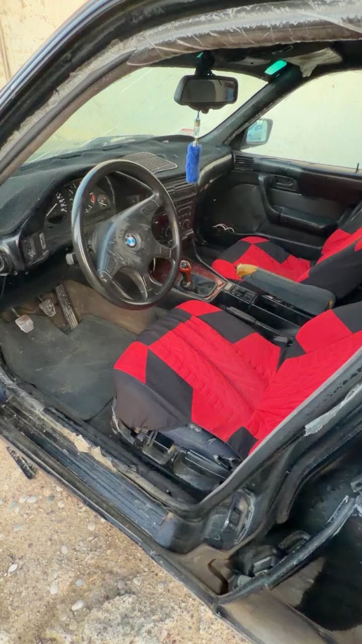 سلاوي خواي گه وره تان لي بيت BMW اوليات اوليات قه تاو ناكري ساحيبي سه نه وي ره قه مي داخراوه به شه رتي حدزو كيشه ي حوكومي مه ده ني سه نه وي عسلي له گه له موديل 91 فول فوله بس گير عاديه سياره كه توندو توله گيرو مه كينه ي به شه رته يك بوخاري نيه سه رفي نيه كبسه 525 گير عاديه سياره كه 6 پستنه سعري 28 يك توز مه جال سياره كه كامل جايزه  *********** الحمدانية, نينوى
