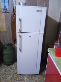 اني عندي ثلاجة مستعملة للبيع 120 وبيها مجال كلش نضيفة 07773377211