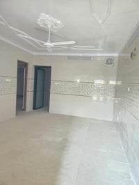 ايجارات سيديه1بيت ٣٠٠ متر اربعه نوم واستقبال وهول مطبخ وصحيات وكراج وح...