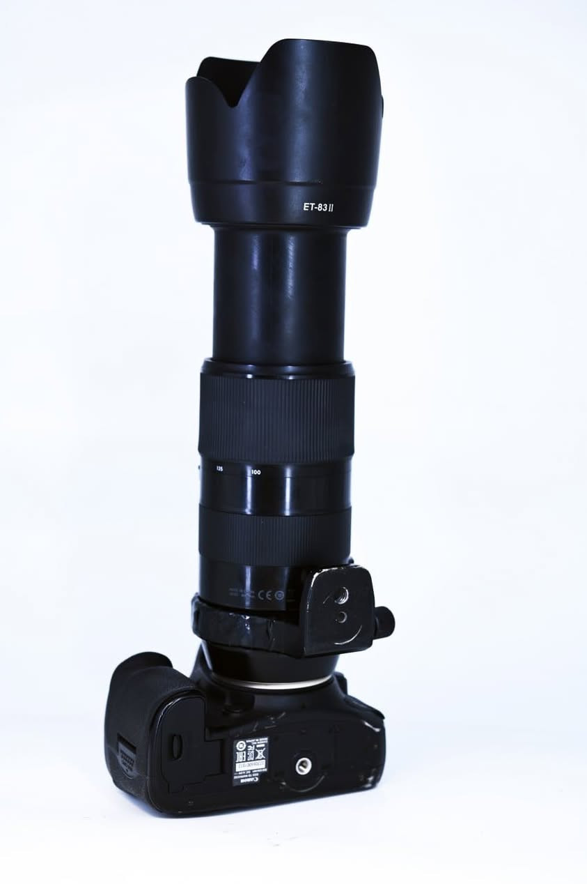 كأمره كانون  (💣👉7D Mark 2💣) نضافه 90/100 كامل ملحقات 
1- رام 32✅
2- كورتون✅
3- حزام كتف✅
4- شاحنه اصليه ✅
5 بطاريه اصليه ✅ 
6- توصاله نقل صور  ✅
يوجد توصيل كل العراق 🚚
 ***********
