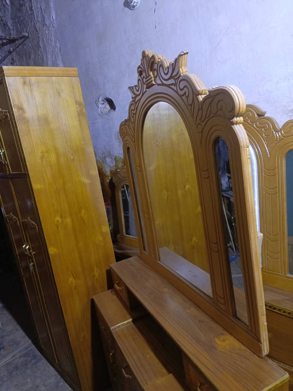 سلام عليكم غرفه ستعمال قليل
السعر 750 اكو توصيل داخل بغداد ***********
