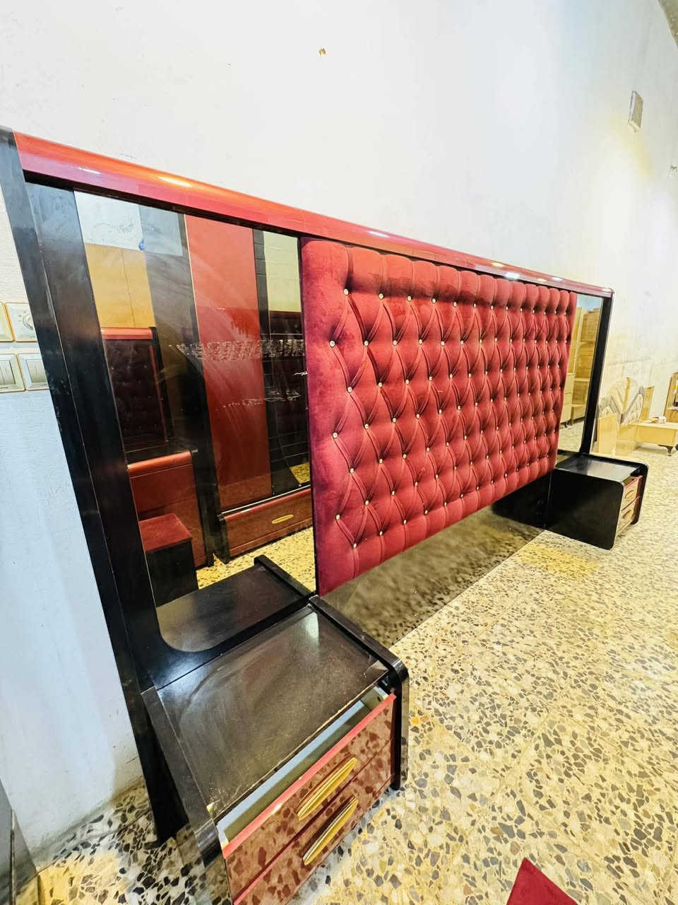 غرفه  نوم تركيه 8 قطع ضخمه حلوه  ونضافه فول قطع  سعرهه 550 الف
#اشاره


**إذا كنت صاحب هذا الإعلان وتريد حذفه لأي سبب، رجاءا أرسل رسالة إلى الدعم الفني**