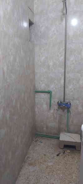 بيت طابقين لايجار ٥ميل ركن طابق اول غرفتين وصاله ودوانيه ومطبخ ومشتملات 
طابق ثاني غرفه وصاله وصطح***********
