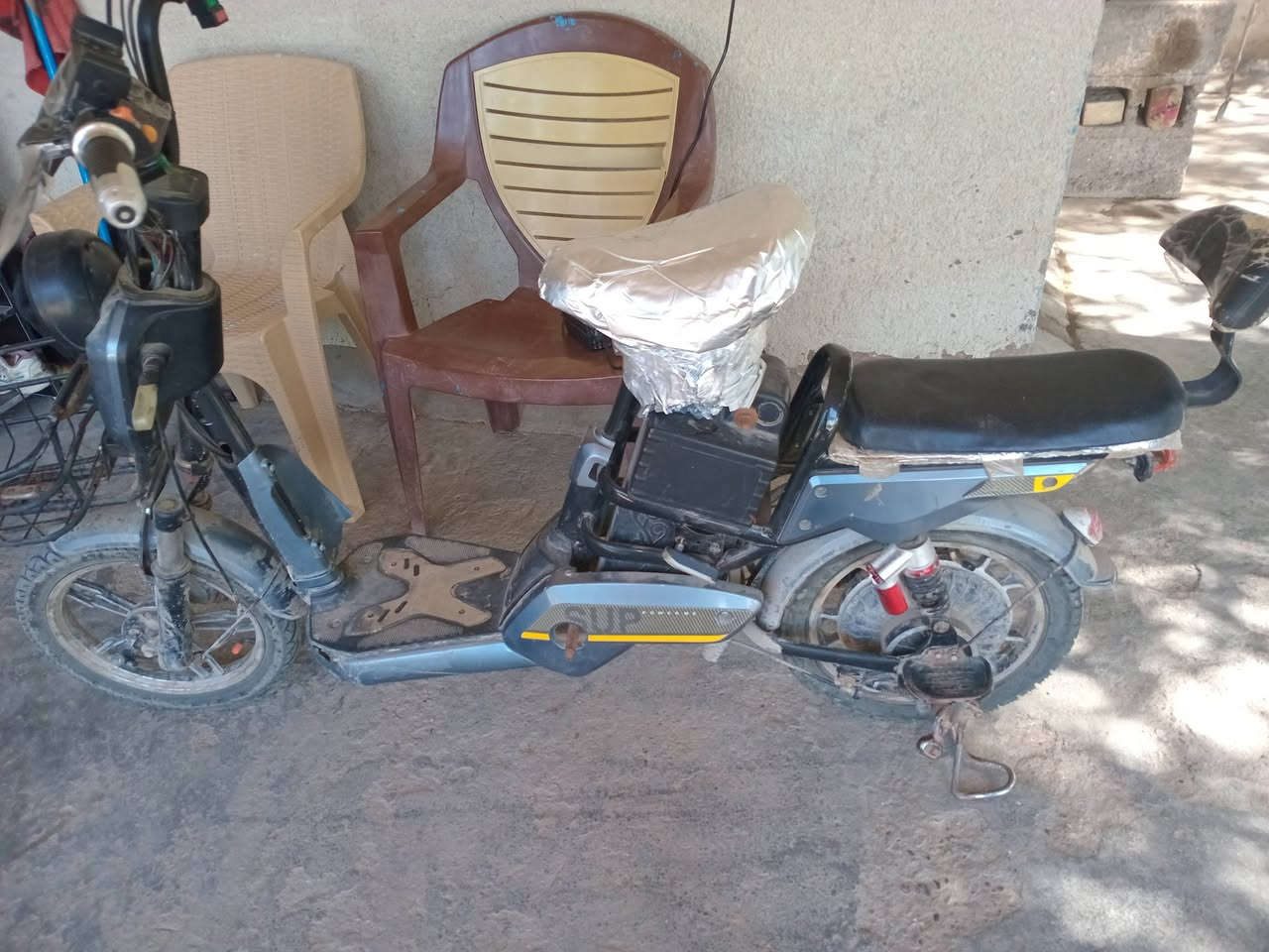 ب ٢٠٠ وبيه مجال بطاريات جدد


**إذا كنت صاحب هذا الإعلان وتريد حذفه لأي سبب، رجاءا أرسل رسالة إلى الدعم الفني**