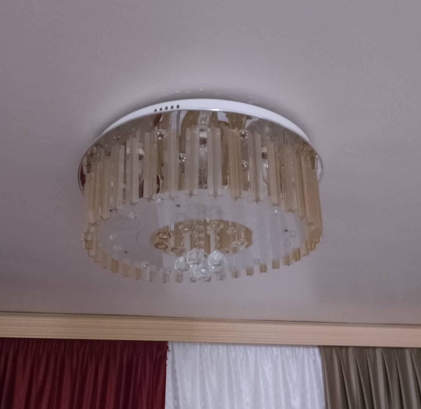 السلام عليكم 
ثريات للبيع أمهات الرام والريمونت ثنينهن ب 150 / للإتصال ***********
