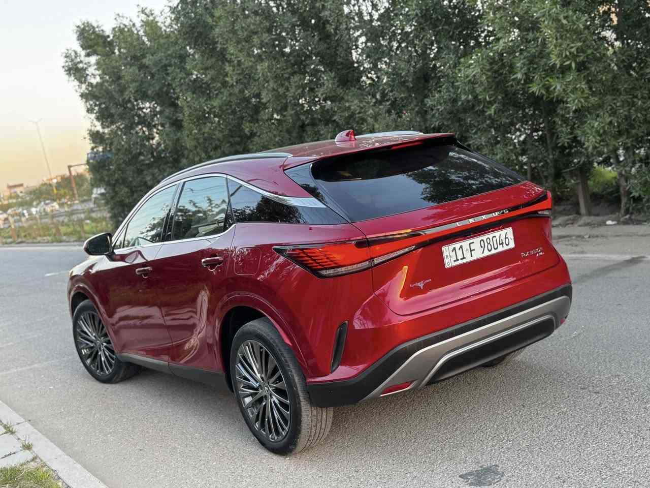 للبيع اعلى فئة لكزس Ultra luxury RX350 هايبرد محرك 2500 تنفس طبيعي مو توربو، السيارة لونها الخارجي واضح والداخلي ابيض جلد طبيعي وخشب اصفر

السيارة كل المواصفات المتوقعة موجودة بيها، ( ما كتبت الموصفات لان كلش هواية ) كل الكراسي الخلفية والأمامية كهرباء وتبريد وتدفئة، من head up display لحد الكاميرات المحيطية ال6 مو 5 متوفرة بيها، ويل 22 كروم 

السيارة شبه كلين تاتيل حادثها دعامية امامية وخلفية بدون اي دواخل وبدون اي ايرباك كلها سليمة 

السيارة مرقمة بغداد وبعدها على وضع امريكا

السيارة بحالة ممتازة من حيث النظافة والقيادة وما ينقصها اي شي ولا اي ضوة مشتغل بيها

مكان السيارة حي العدل بغداد بيع فقط بدون مرواس

مكان السيارة حي العدل 
السعر ٤١،٠٠٠


**إذا كنت صاحب هذا الإعلان وتريد حذفه لأي سبب، رجاءا أرسل رسالة إلى الدعم الفني**