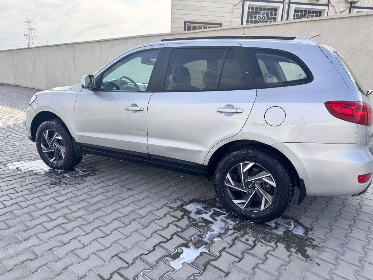 ادوات_ادوات_دخول_جديد
سنتافي كص جنطه 2011 
مكينه بانزين 6سلندرر 
جهاز بدون نقص
العنوان البصره.  السعر ((55))
***********
