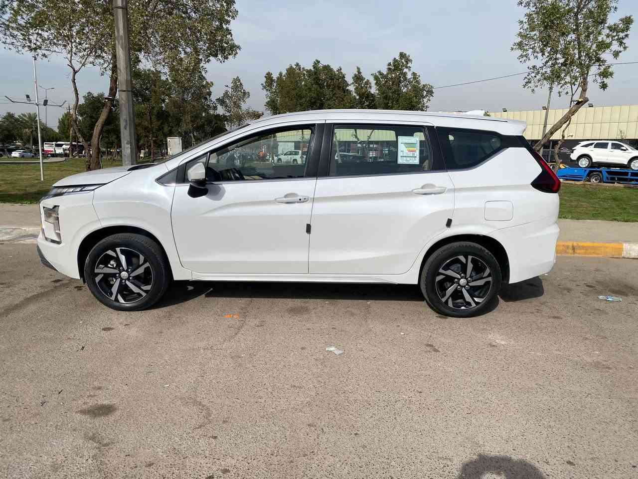 السلام عليكم ورحمة الله ميتسوبيشي اكسباندر موديل 2023 خليجي
7 راكب 
فول عدا البنوراما 
السيارة بيها نص البنيد ونص الجاملغ الايمن 
والجاملغ الخلفي من جهة السايق نصه والجنطه نصها 
السيارة ماشية 40 الف 
مكينة وگير جدد مكينتها 1500
تخم تاير جديد
الرقم اربيل بأسم عربي 
السعر 123$ وبيها مجال 
حيدر ابو الحسن ***********
