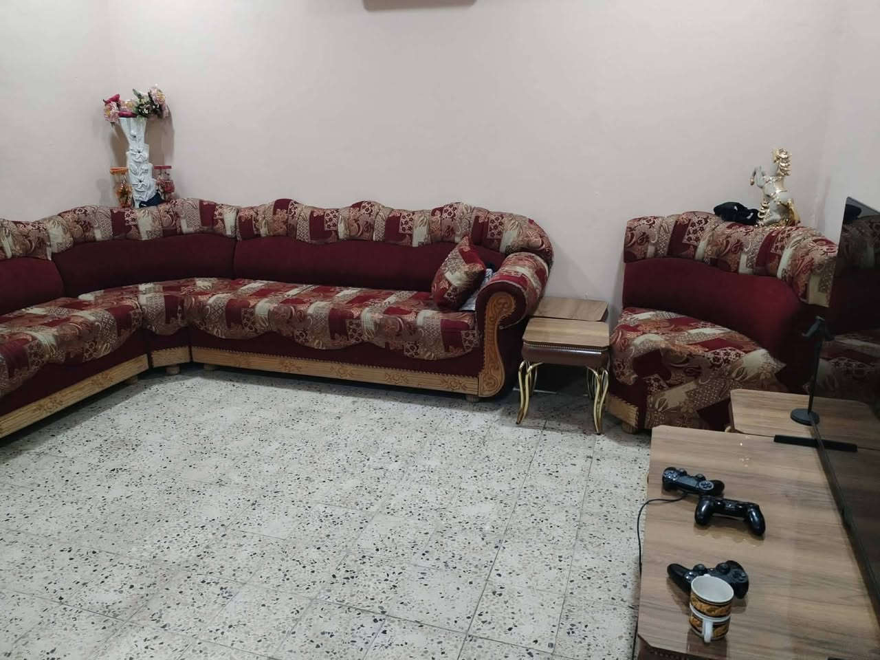 طخم ديوان ٢١متر النضافه مثل مموضح بلصوره للبيع السعر (مليون)
***********
