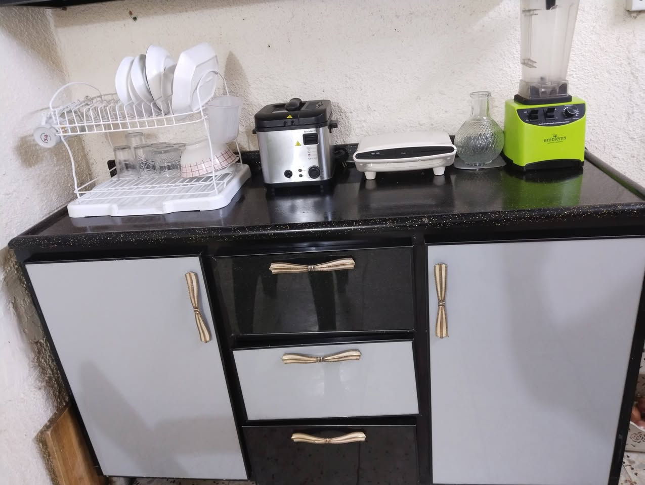 كاونترات للبيع كلمن وسعره ونضيفات بس لمرمره صغيره بيه ضرر هنه تفصال مو سوكي


**إذا كنت صاحب هذا الإعلان وتريد حذفه لأي سبب، رجاءا أرسل رسالة إلى الدعم الفني**