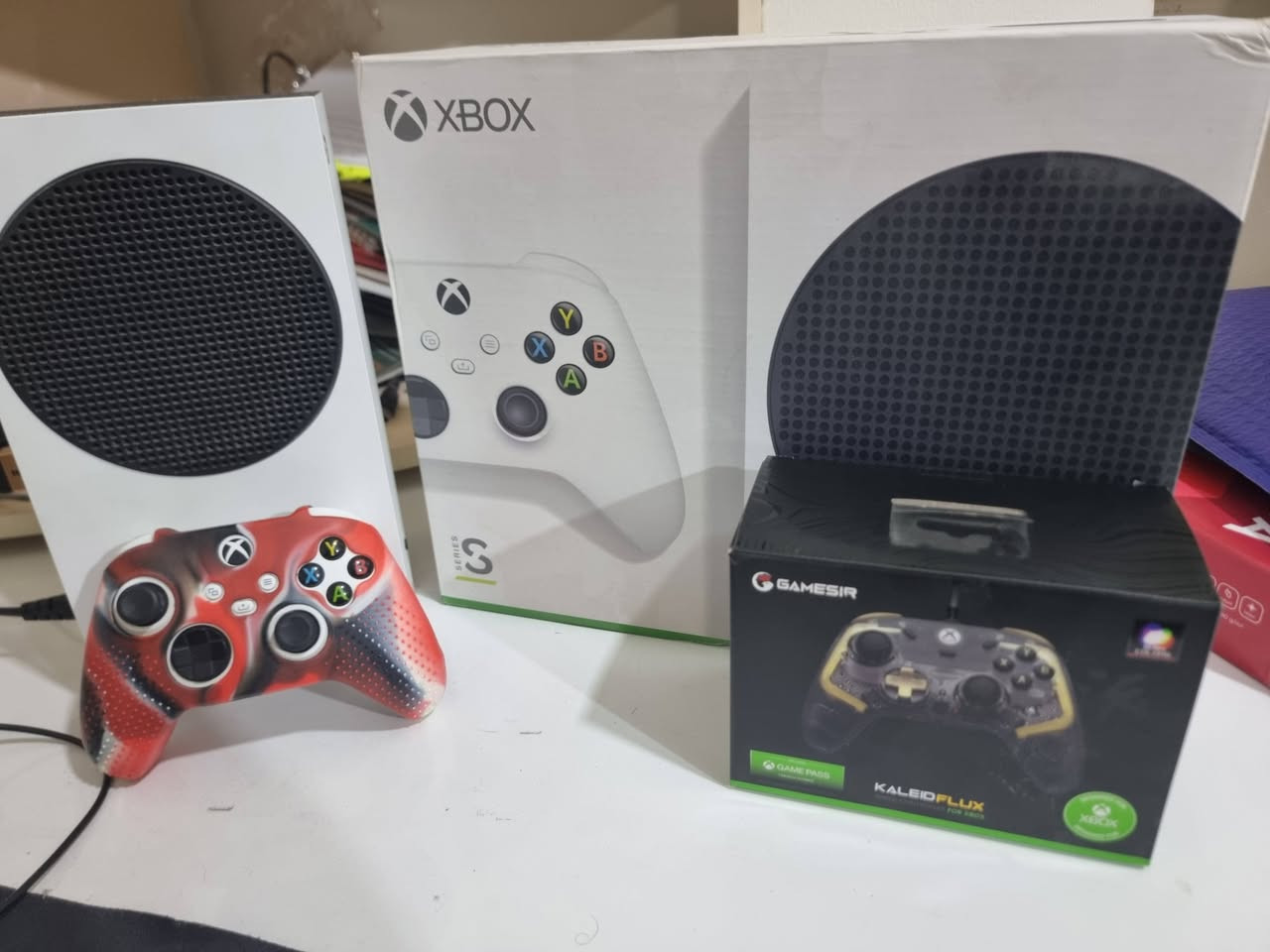 سيريس اس للبيع مع يدة كيم سير اضافية
اني طالب طبية وماعندي وكت العب بالجهاز للعلم مستخدم حيل قليل ومحافظ عليه حاطله فلتر احافظ عليه من التراب

الجهاز جديد لا مفتوح ولا مصلح انطيك وصولات الشراء كاملة 
مع الملحقاته أصلية كاملة
ابيعك شرط الفحص

عنواني كربلاء

السعر 450 الف وبي مجال والتوصيل مجاني لكل محافظات العراق

للتواصل على خاص رجاءا


**إذا كنت صاحب هذا الإعلان وتريد حذفه لأي سبب، رجاءا أرسل رسالة إلى الدعم الفني**