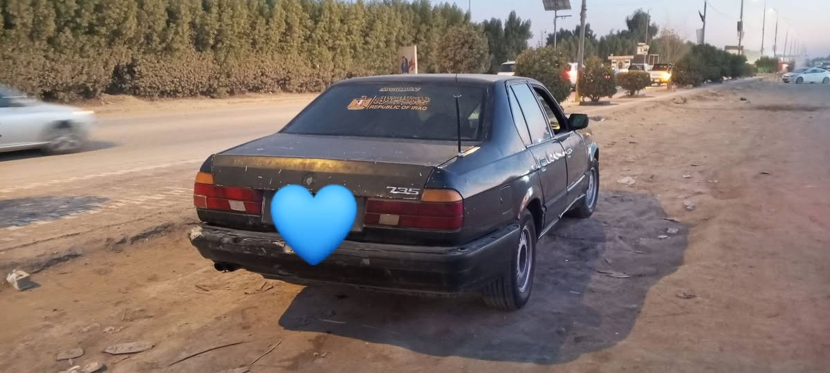 السلام عليكم بي ام 735رقم ديالى مشروع وطني شرط تحويل كير عادي مكينه وكير قبل شهر شادينهن شرط المكينة والكير حداديه خير من الله ترايك للبصره بيها نقوصات بسيطه سعرها 28 وبيها مجال عنواني بابل جبله رقمي (***********)
