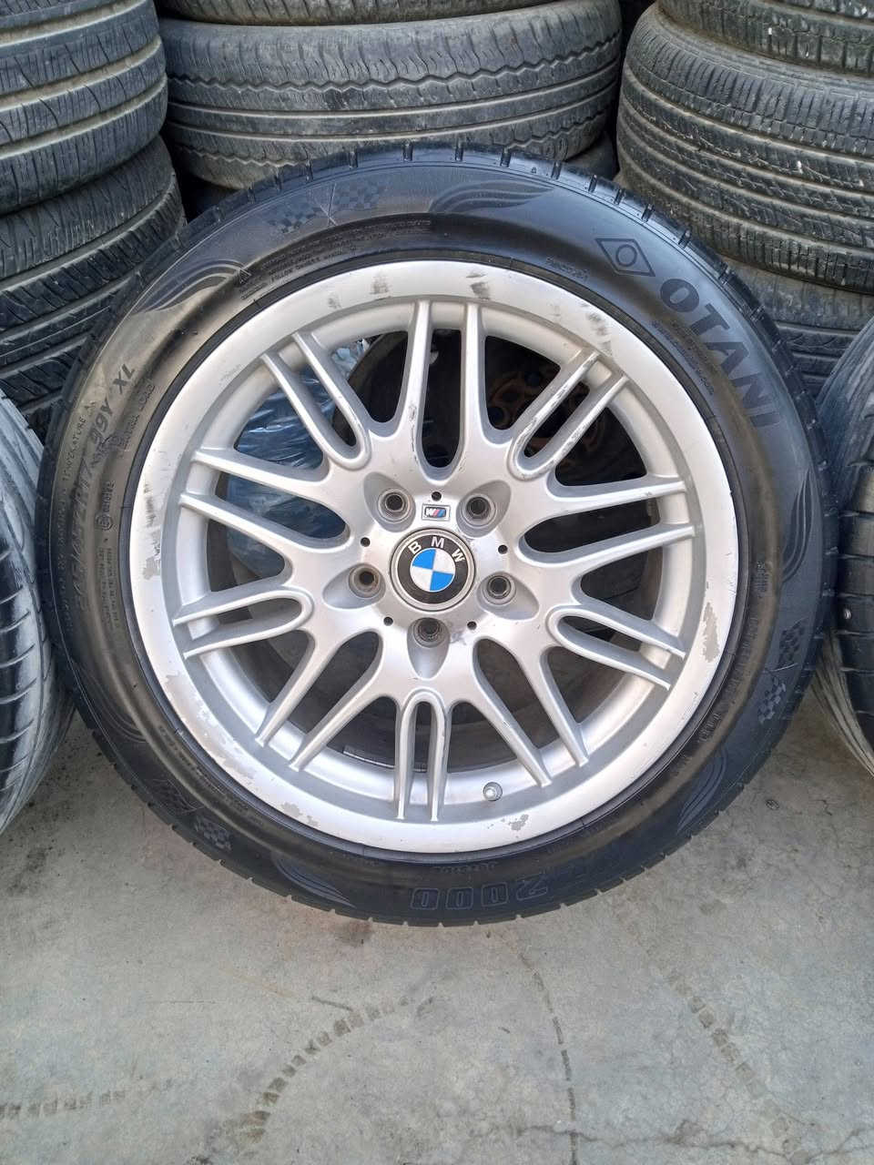 تاقم تایە ویلی ئێم17 بیلاد سەقەر شتی جوان و شاز
بێ لەحیم بئ درز بێ خواری بەشەرتی هەموو شتیک
لە سلێمانیم بۆ گۆرینەوە دڵن ئاددمین وەرەگرە گوڵی❤
***********
***********
