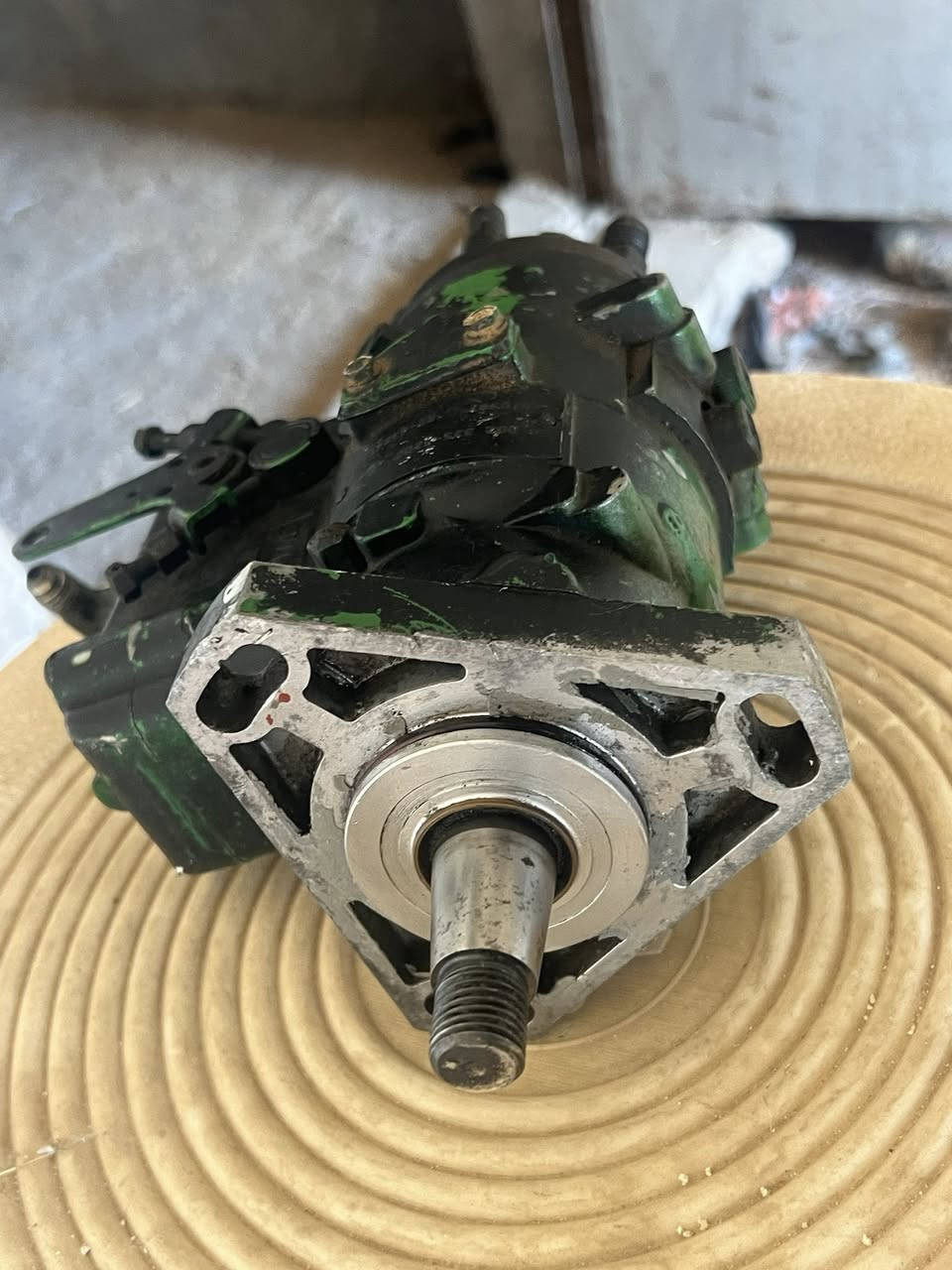 للبيع بم محرك جوندير 3 بستم مال حاويه شرط الشغل ت ***********
