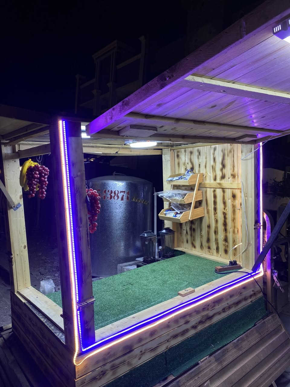 صندوك ستوته للبيع كامل مجهز كلشي يرهم تفتح بي 100 الف قفل واتساب  *********** اربيل بيركوت
