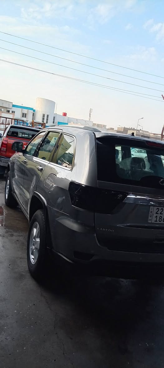 سلام عليكم 
جيب لريدو 2012
سياره جاهزة من كلشي

كندي بدون أي ضربه فقط بيها صبغ جاملغين اماميات أو  جاملغ خلفي
السياره توني امسوي حداده اماميه اوخلفيه ومكلفتني 750 ألف ولوصل موجود
السنويه توني امجددها 
السعر 145  ايذ امروس هم عادي  مكاني البصرة معرض الرفدين تواصل واتس *********** أربيل, العراق
