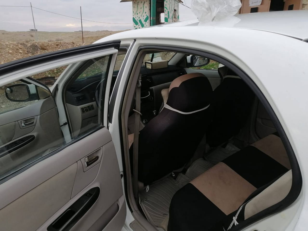 أَلسلام عليكم 🙋‍♂️
جيلي 
موديل : 2013 
لون : ابيض 
محرك : 1.5 cvvt
رقم نينوى جديد : ( 12 ) 
رقم وهزة وسنوية جديد ✅
مواصفات : فول عادي👇🏽
كير عادي 🫳🏽
داخل لونين 🍂
اشاير بالمري 💥
يدات نيكل 👉🏼 
محرك & كير ( شرط ) 
تبريد ثلج 🥶 + تدفئة نااار 🥵 
♦️ وعليها ادامة حدادية كاااملة كلو جديد وشرط !! 
شرط الوكالة والتحويل 👍🏽✅
أَلسعر : 72 وبيها مجال للطيبين ......✓

📌 للأستفسار : *********** اسيا 
                       *********** كورك
