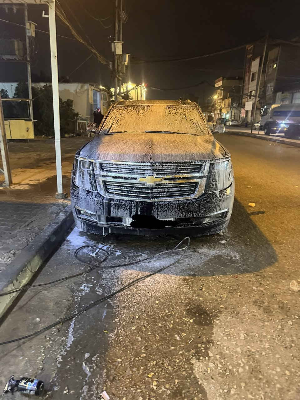 للبيع: شيفروليه تاهو 2019 LS (ادوات )
الحالة: ممتازة (أدوات)

اللون الخارجي: أسود ملكي

اللون الداخلي: أسود (جلد)

المواصفات والمميزات:

تتميز السيارة بمجموعة من الإضافات والتقنيات التي توفر الراحة والأمان:

• التحكم والراحة: تحكم كامل من "الستيرن" (عجلة القيادة).

• المرايا: مرايا جانبية نظام "شفط" (طي كهربائي).

• المقاعد: كراسي بنظام الهزاز (تنبيه السلامة) مع خاصية التدفئة.

• النظام الترفيهي: شاشة لمس، كاميرا خلفية، وحساسات وقوف.

• الإضافات: تبريد مركزي ممتاز، جنوط (ويلات) مميزة، وإنارة LED

رادار ٣٦٠درجه 

سيارا جهازا كبل روح سجل

مكان نجف حي العداله 

***********
