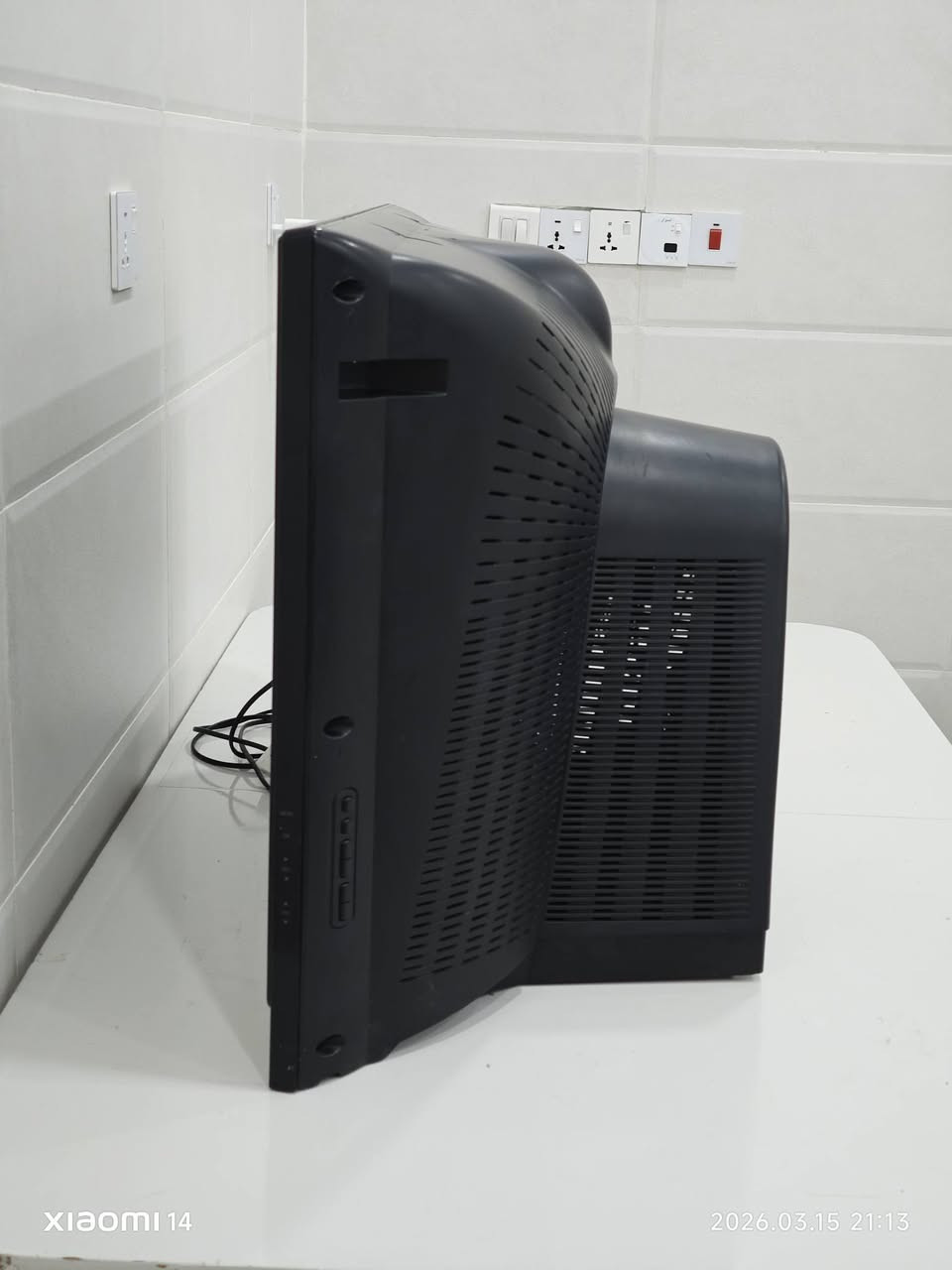 قطعة نادرة تلفاز الجي CRT شاشة فلاترون
المميزات
1-يدعم جميع التقنيات AV + component وتخريج
2-الاصدار الحديث شاشة عدلة فلاترون
3-حجم كبير 29
4- ظهر الجهاز النحيف الترا سلم  
5-اخر نظام من الجي بيه عدة خيارات تعديل الصورة الالوان
الجهازة نظيف جدا جميع الدكم شغالة 
مع الرمونت 
للبيع مع جهاز سيكا تجاري اصدار قديم 2008 مع جوستك واحد شغال و 4 اشرطة 
السعر 100 الف 
مكاني بغداد يوجد توصيل


**إذا كنت صاحب هذا الإعلان وتريد حذفه لأي سبب، رجاءا أرسل رسالة إلى الدعم الفني**