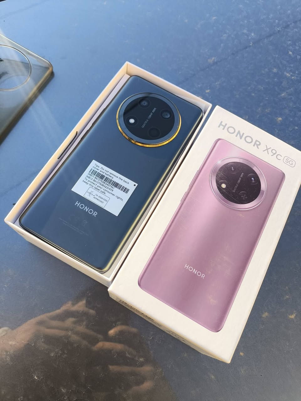 HONOR X9C 
 نرخى 300  هه زار 
زاكيره 256  رام 12 خاوينى 99% بي شوخت كه م به كارهاتووه 
كامل  ئه شيا بي عه يب  و نه كراوه به زه مان 2رؤژ  گه ياندن هه يه 
***********
***********
------------------------------------------------------------------------------------
HONOR X9C 
سعره 300 الف 
ذاكره 256  رام 12  نظافه 99 % بدون شخط مستخدم قليل 
 غراضه كامل مابيه عيب خطين  و مامفتوح  بضمان يومين الفحص
متوفر توصيل
***********
***********
