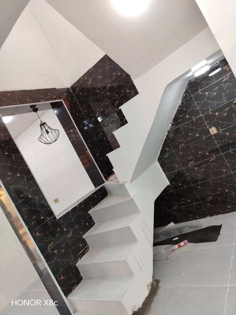 دار للبيع  50 م 🏡 (مكتب الخليج للعقار عمود327)
*********** وتساب
***********
✅ مشمول بقرار التطويب 

بسعر /22/ مليون مع المجال/ 
موقع /نجف 🏡شارع الحولي مال المطار عمود 327

البناء 🏡 
غرفه/صاله/مطبخ / صحيات/مكشوفه
بناء مرتب/ اساس + سقف كونكريت + طابوك

ألخدمات 🏡 ماء/كهرباء/مدارس/سوق/تبليط/لحد الباب🌹
