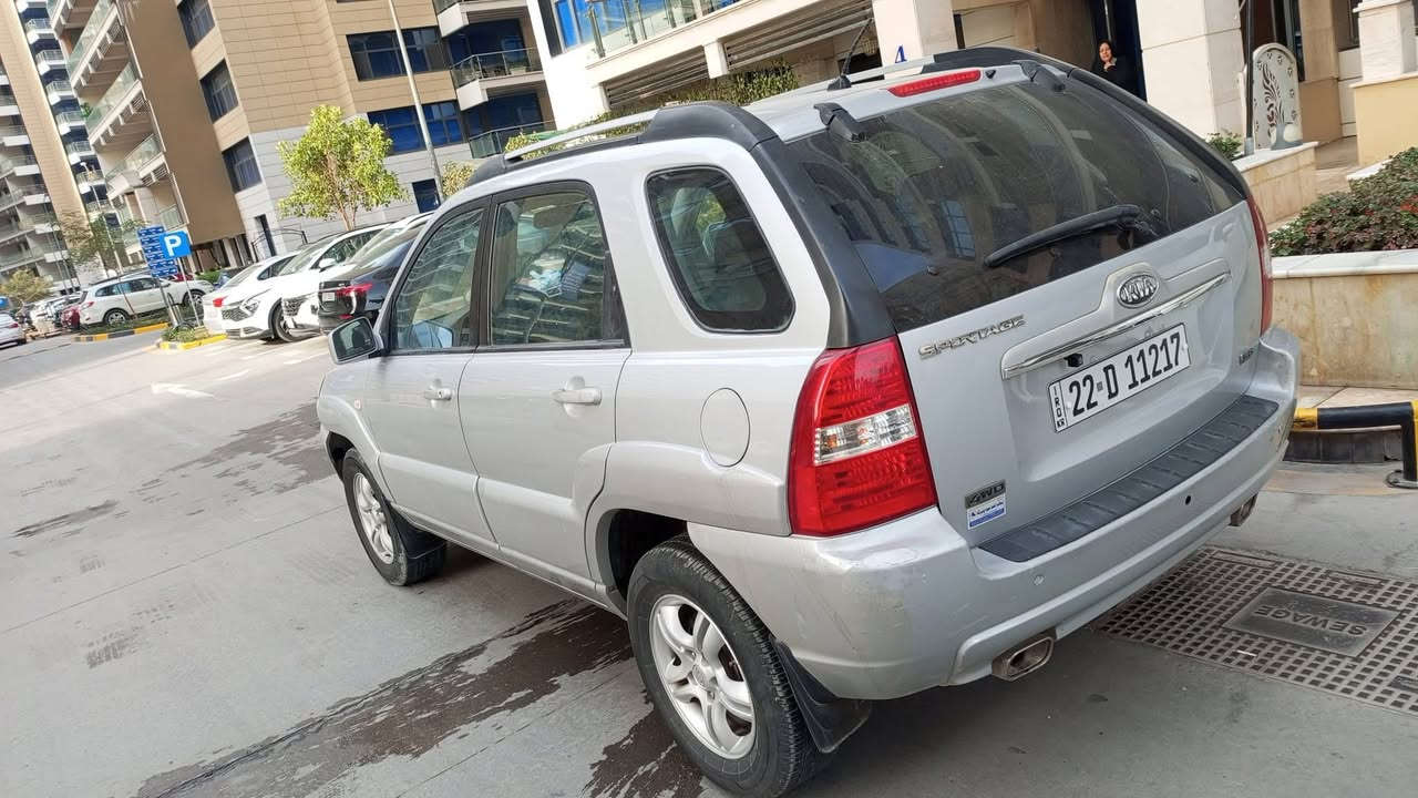 السلام عليكم 👋

سيارة كيا سبورتاج موديل 2008، محرك 6 سلندر 2700،  (كير ومحرك تبريد تدفئة)، حالة السيارة جيدة جدًا بدون أي ضرر أو صبغ.

- محرك 6 سلندر 2700
- كير ومحرك تبريد تدفئة كله خير من الله
- بدون أي ضرر أو صبغ
- السيارة جاهزة على آخر حبايه
- السعر: 110 وبيه مجال بسيط

المكان: بغداد
الرقم: بسمي، رقم اربيل
السونار: مرفق مع المنشور
رقم الهاتف: ‭0778 313 4381‬
