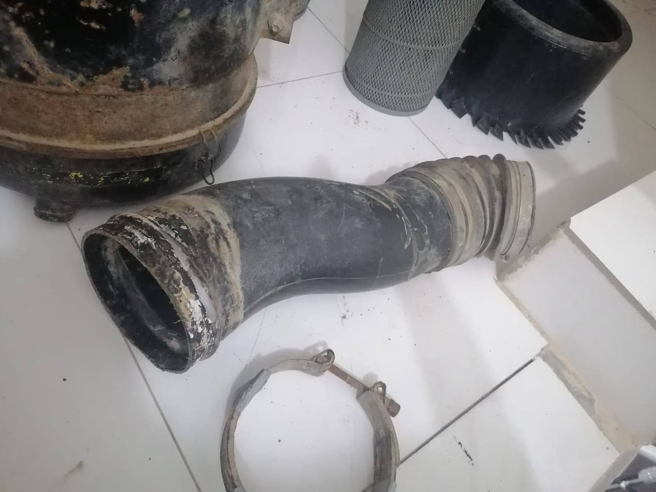 شوتة مان صقر اصلي مستعمل موديل ٩٣ ام برغي عنوان بغداد جرف نداف محل قيصر تصال ***********
