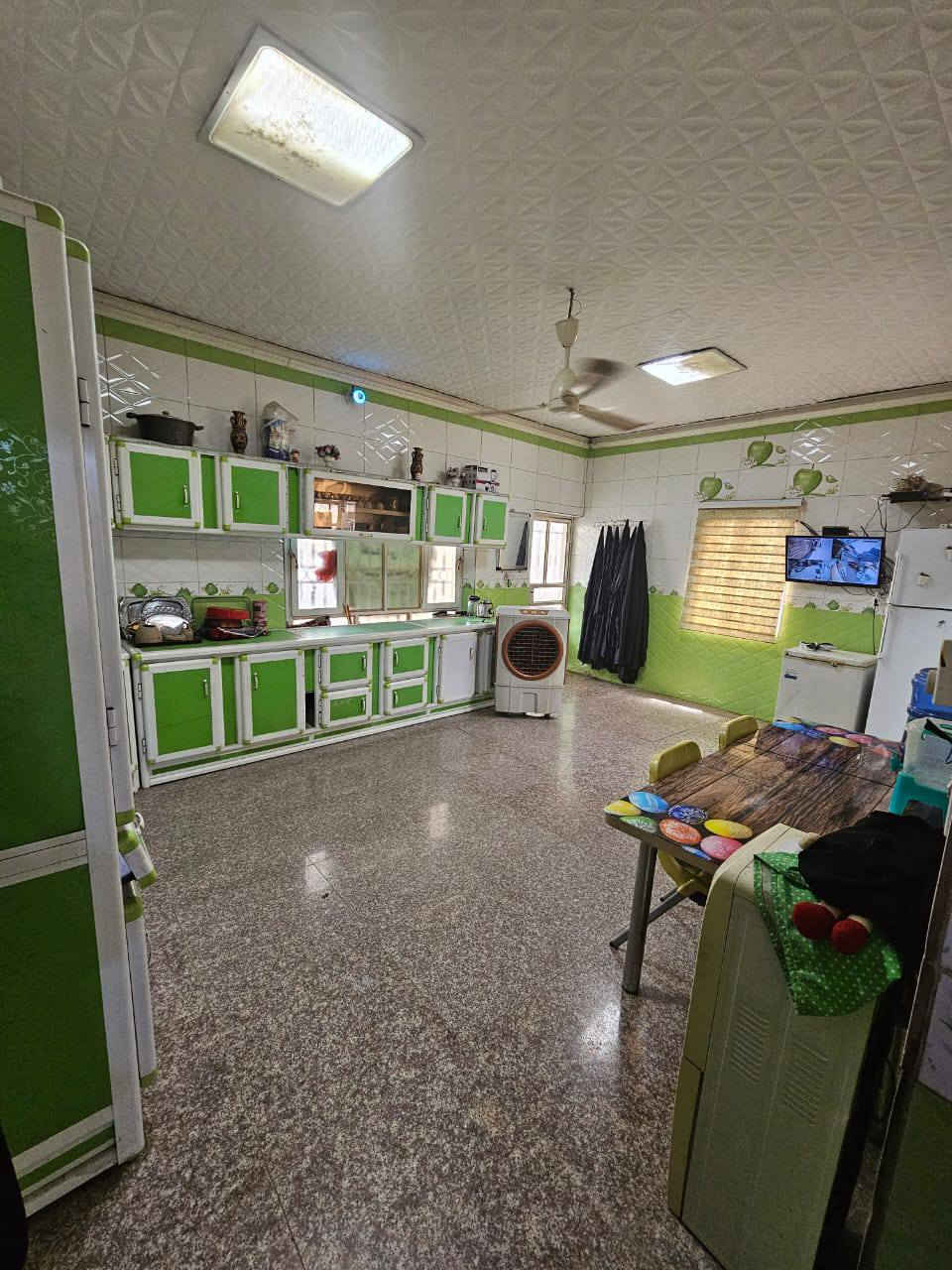 بيت طابو زراعي سند 25 مساحه(650) متر بجانب سيد حبيب السعر 265 مليون وبيه مجال للسفسار الاتصال على الرقم التالي(***********)
