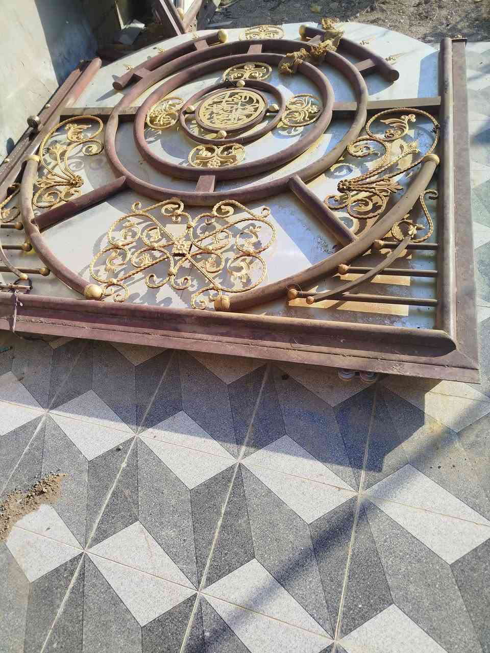 السلام عليكم   باب  للبيع سلايت 3متر نضيف حديد ثقيل الشراي يتصل ويدلل *********** مكاني واسط

