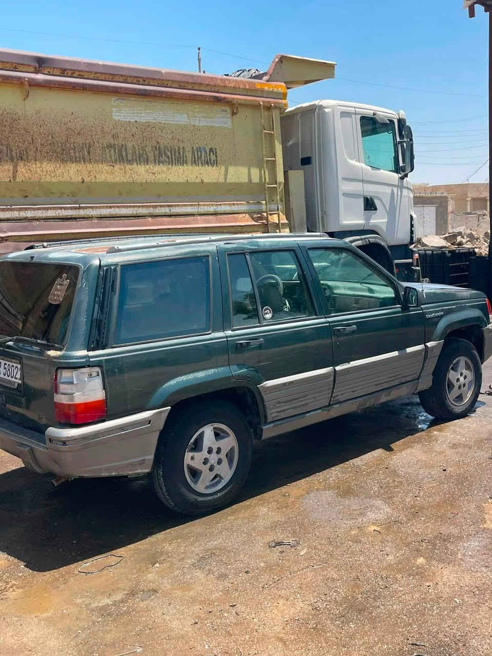 البيع جيب شيروكي مديل 92  بلادي لا صبق ولا ضربه حداديه جديده طخم تاير رقم بصره مكينه فيفيتي  توني شاده سنويه ورقم جديد ال30 تخلص 
سعرب35   وبيه مجال مكان سياره البصره زبير 
ستفسار ع رقم ***********
