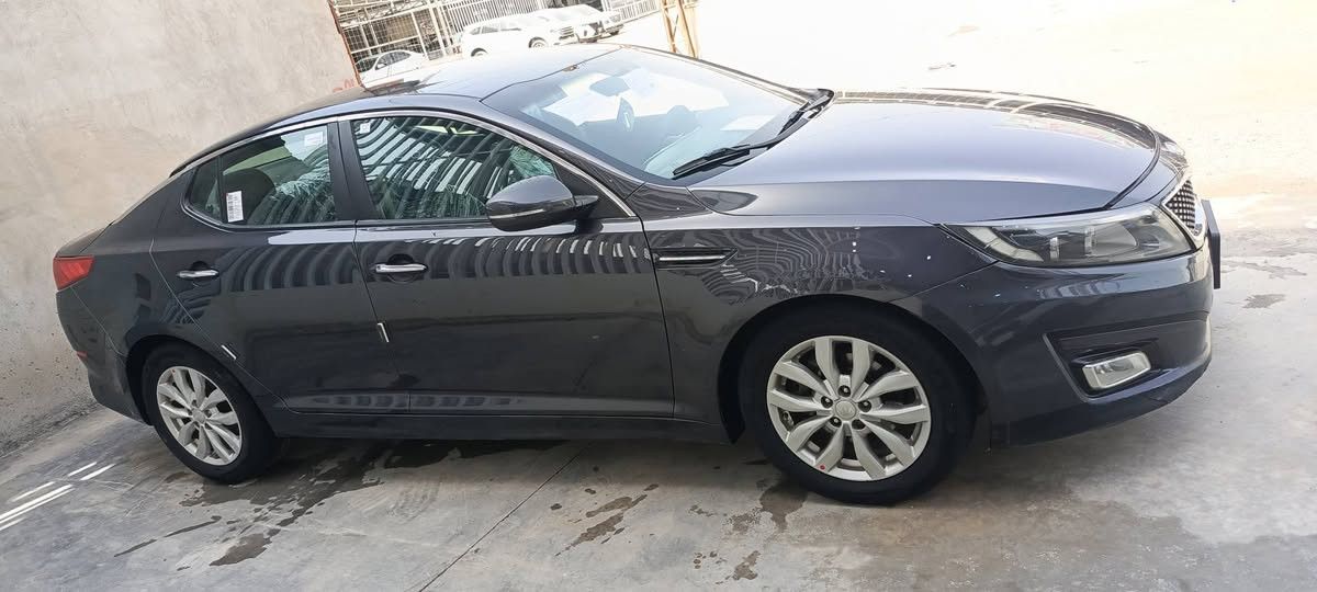 السلام عليكم .
اوبتما 2015 وارد امريكي حادث ها جاملغ وبنيد نفسه مصبوغ بدون دواخل  .
گيرمحرك صدر تبريد خير من الله .

السعر 108ورقه .

***********
