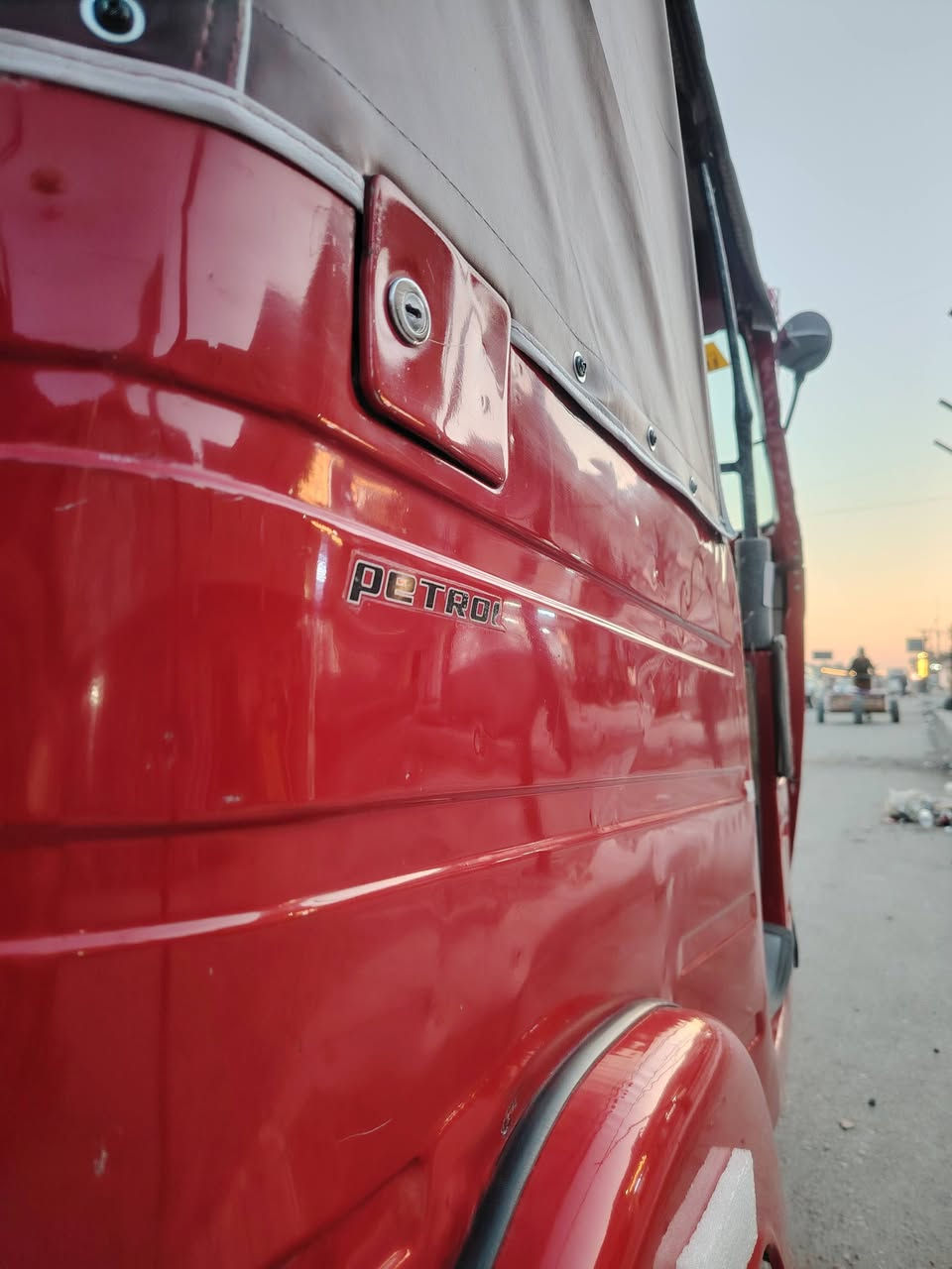 السلام عليكم تكتك مديل 2018 شهر 11 رقم وسنويه تكتك مكفوله بيه بس دوس مرشوشه مدينه الصدر رقم ***********/ ***********
