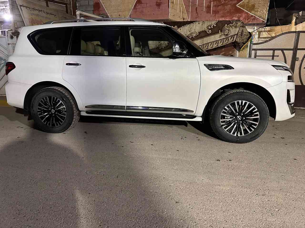 نيسان باترول بلاتينيوم
جديدة 
ماشيه 12 الف
بحالة الوكالة
مغلفة بي بي اف طافي
مكفوله كفالة عامة
كشر
كير
محرك
تبريد

السعر 50$
وبيها مجال حگ الجية
للتواصل
***********
