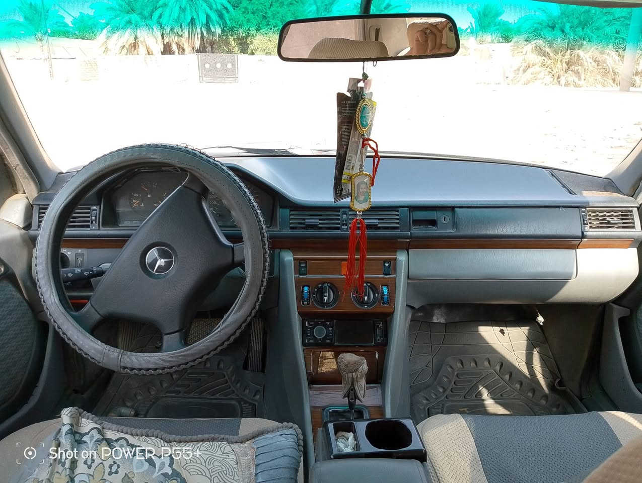 سلام عليكم مارسدس دب  للبيع  موديل 88رقم بغداد مكينه بطه ثنين ونص السعر 57 وبيه مجال شراي يجي خاص او نتصال ‏‪***********‬‏‏
