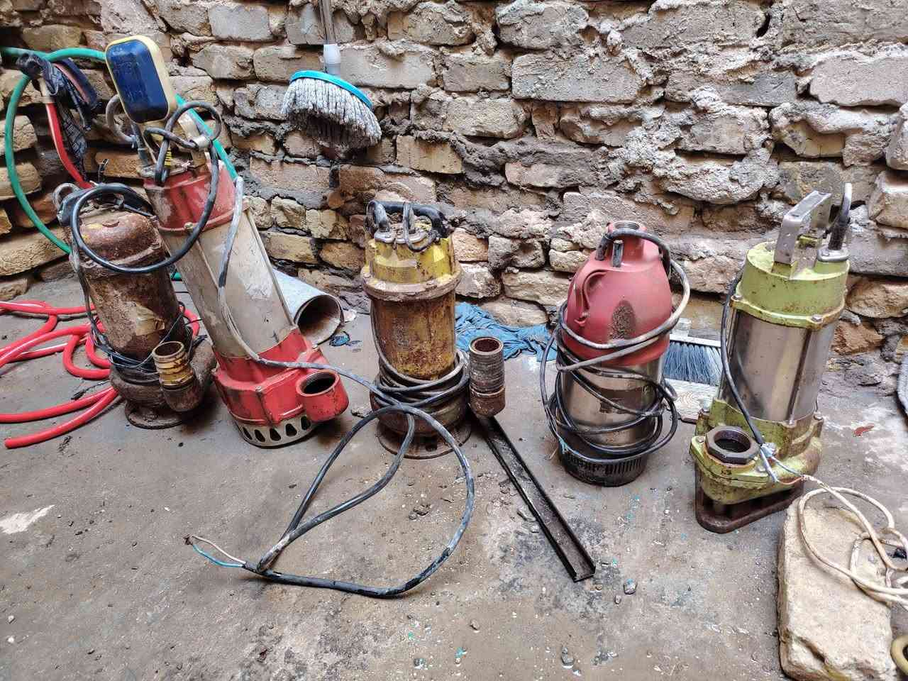 غطاسات ماء نوعيات اصليه عدد ٧ خمسه شغالات وثنين ماعرف مديشتغلن المهم قيم بما يرضى الله ابيع أعلى سعر بدون كسر بسعرهن رجائا رقمي*********** كربلاء, العراق
