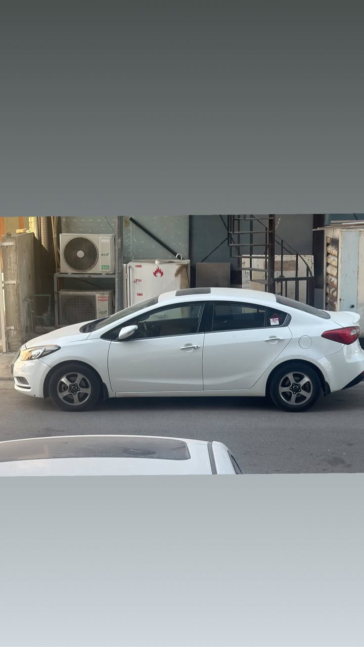 سيراتو 2014 رقم اربيل
بيها باردات مابيها صبغ 
مكينة 1600
سلايد 
قطعتين تبريد
حساسات امامي خلفي
مري شفط
لدات امامي خلفي
شفتات استيرن رياضي
ماشية 130 الف
تخم تاير جديد
باتري جديد
السعر 117
مكانها بغداد البياع
***********
