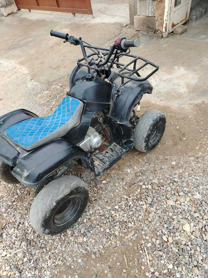 سلام عليكم دراجه رباعيه للبيع المكان شهربان 175 وبيهة مجال شغاله ***********
