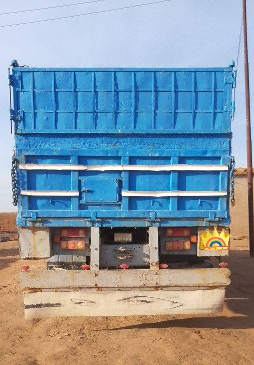 السلام عليكم سكنيه  موديل 79شاصي طويل بلادي محرك سوبر رقم سلمنيه ***********
