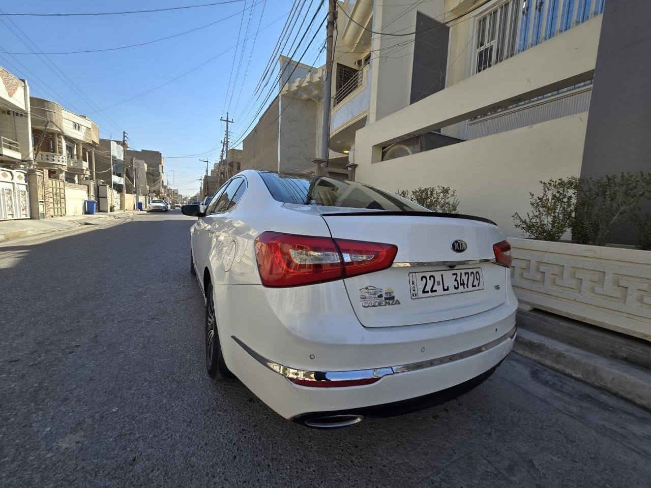 كيا كادنزا ٢٠١٤  خليجي محرك ٦ سلندر دووش رقم اربيل دولي سنويه وهزه ورقم جديد   فوول مواصفات ملكي vip  ١/١  بانوراما  بصمه تشغيل بصمه ابواب شاشه كبيره كامره دواره تحكمات فوول اشاير بالمري مري شفط كشنات كهرباء تدفئه تبريد كشنات خزن ميموري قطعتين تبريد دخول ذكي مثبت سرعه بردات خلفيه . وضعيات قياده  كير محرك صدر جاهز بيها جاملغ وباب صبغ بدون دواخل بدون لغود بدون شواصي السياره جديده. السعر ١٢٢ 
للاتصال ***********
